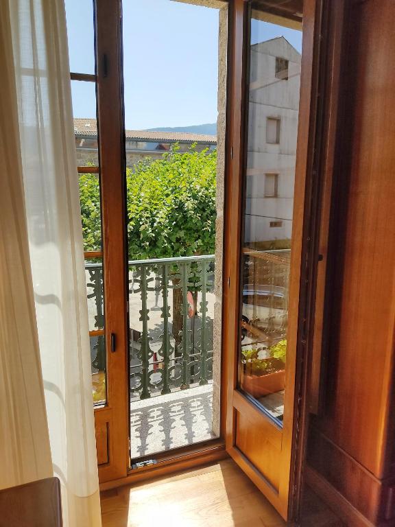 A balcony or terrace at Pension a Fontiña