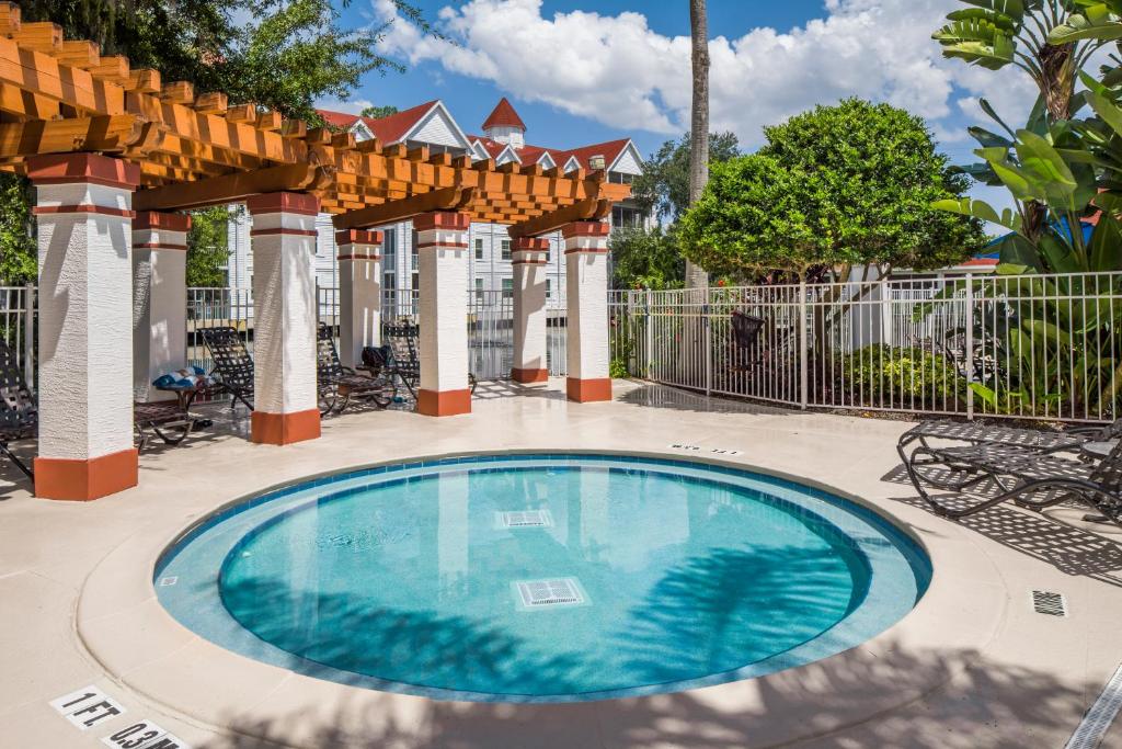 Bazén v ubytování Hilton Vacation Club Grand Beach Orlando nebo v jeho okolí