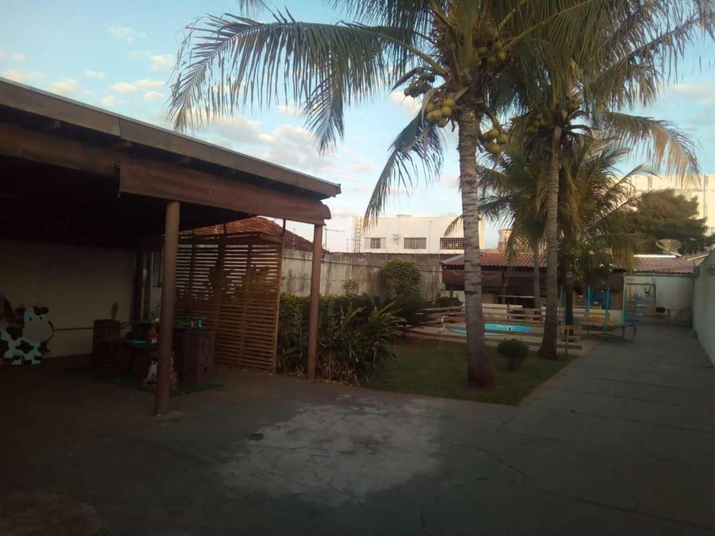  CASA COM PISCINA EM UBERABA
