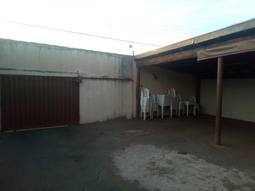  CASA COM PISCINA EM UBERABA