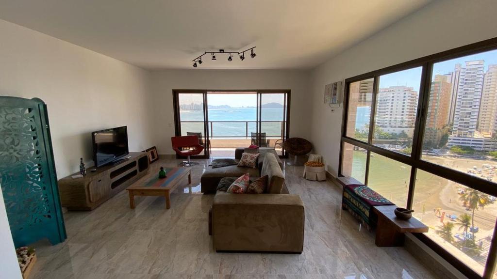 Apartamento Guarujá pé na areia