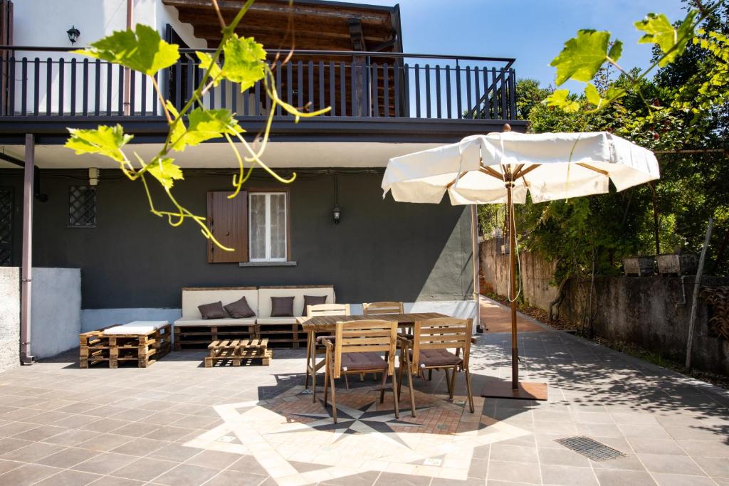 Patio nebo venkovní prostory v ubytování Baite Etna Bottino