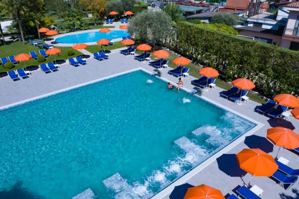 Bazén v ubytování Hotel Savoia Thermae & SPA nebo v jeho okolí