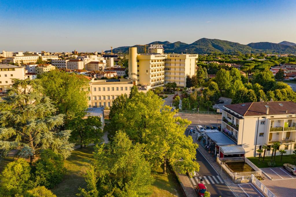 Nespecifikovaný výhled na hory nebo výhled na hory při pohledu z hotelu