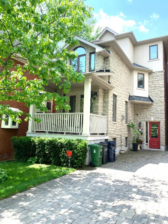 Luxury Home Upper Toronto Beaches, Toronto