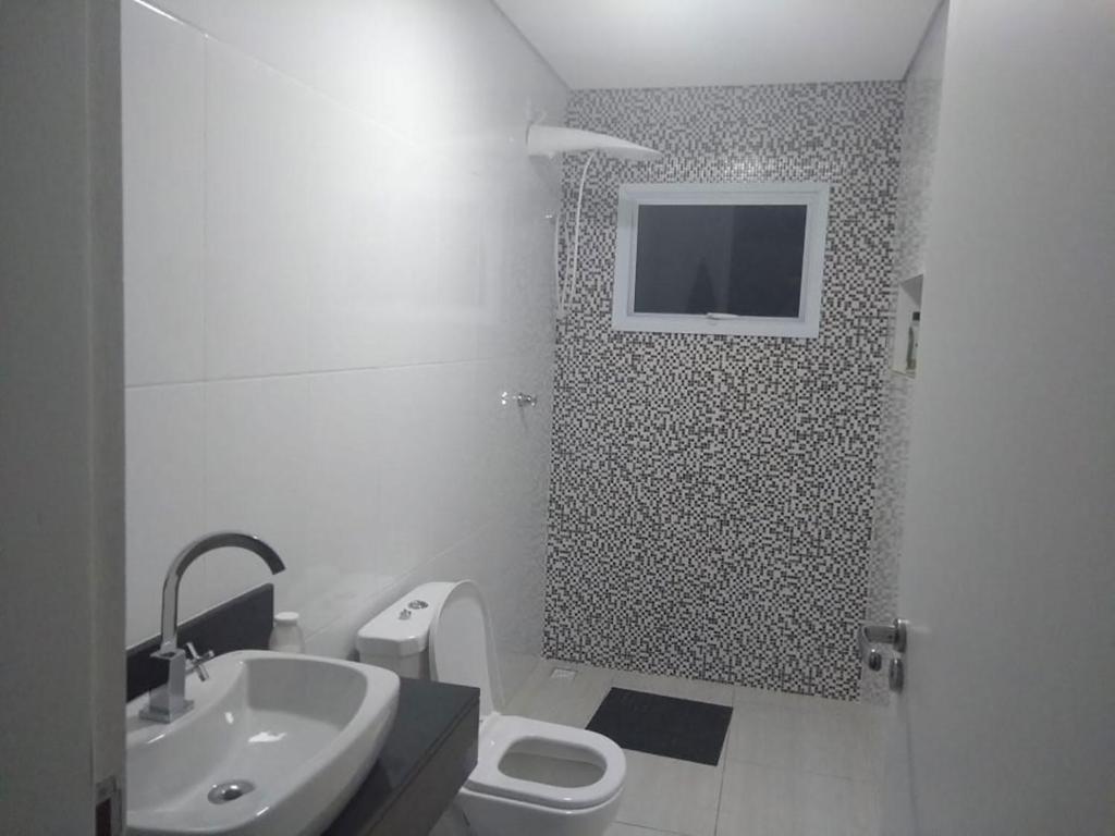  Casa linda com lazer completo e wifi em Porangaba