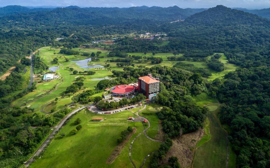 Peisaj natural din apropierea acestui hotel