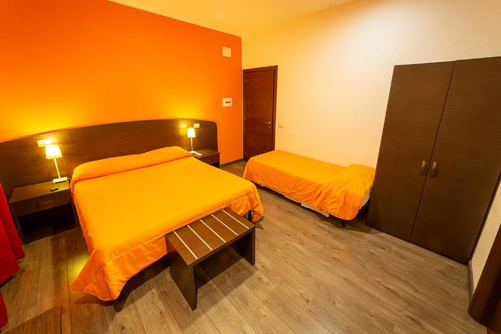 Difronte Ai Musei Vaticani - 2