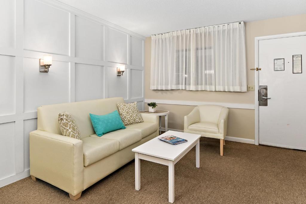 Posezení v ubytování Brighton Suites Hotel