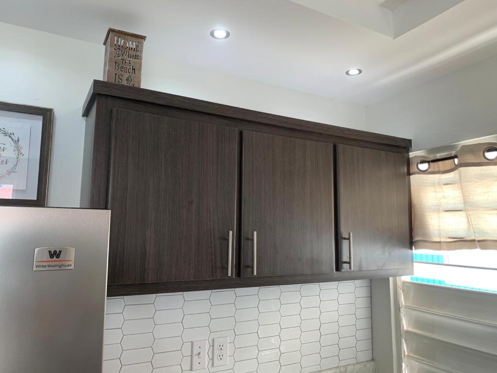 Kuchyň nebo kuchyňský kout v ubytování Mar Bonita Beach Apartment