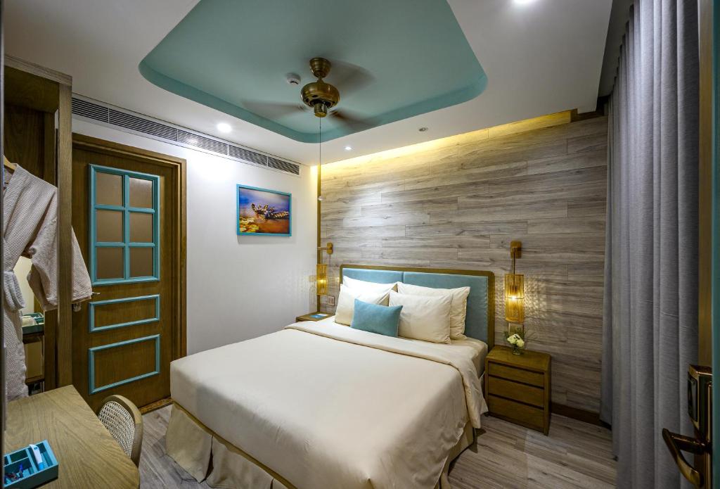 Phòng Superior Giường Đôi (Cửa Sổ Bên Trong) + Trà Chiều Miễn Phí