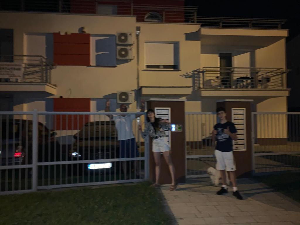 Hostia v ubytovaní Veritas Apartment Zamárdi