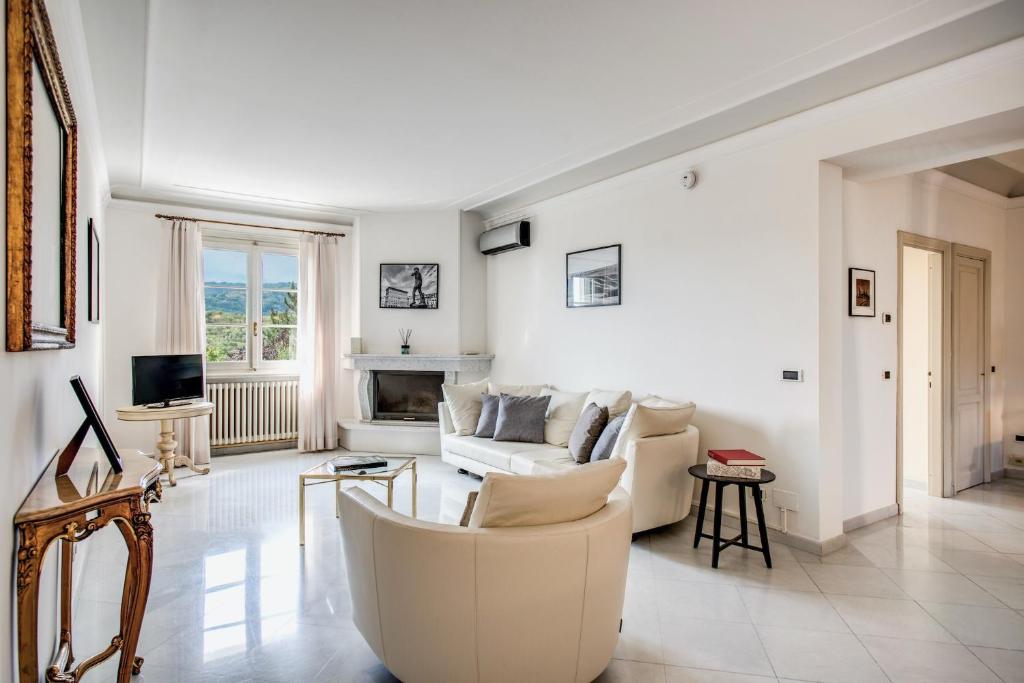 Alfresco luxury Villa with Heated pool photo photo 5