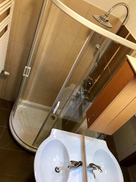 Kúpeľňa v ubytovaní Veritas Apartment Zamárdi