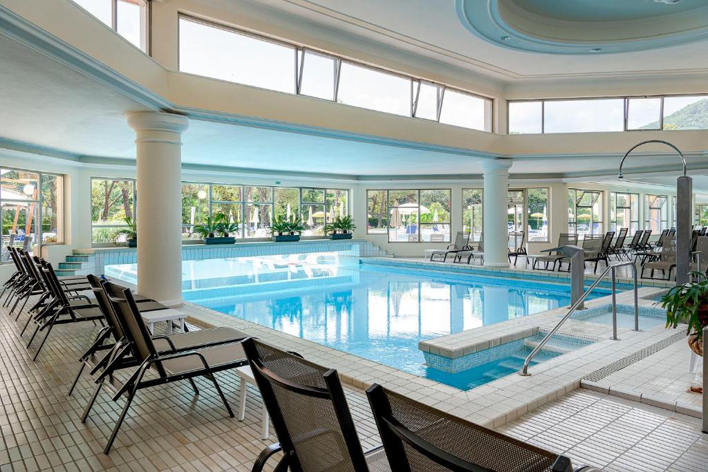 Bazén v ubytování Hotel Apollo Terme nebo v jeho okolí