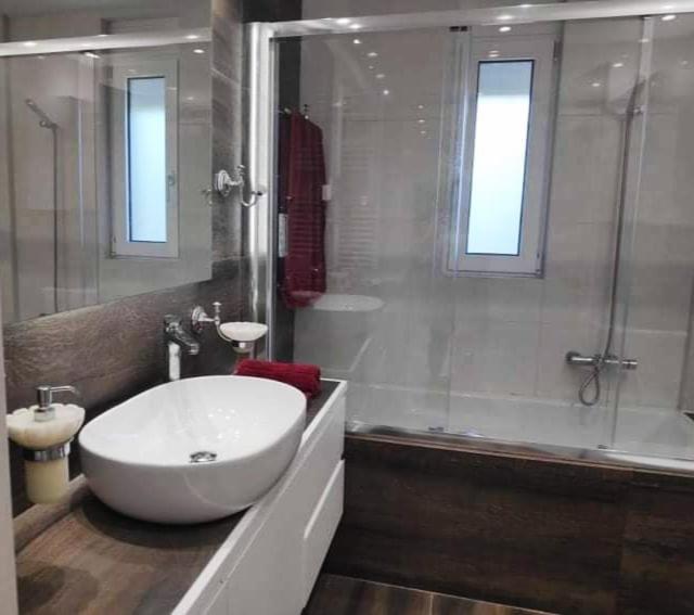 Kúpeľňa v ubytovaní Alimos Luxury Prestige
