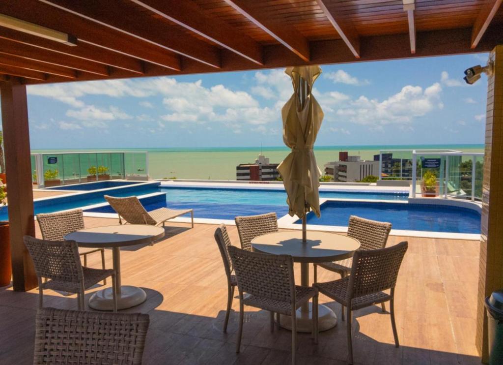  Estiloso flat na praia do Bessa em João Pessoa