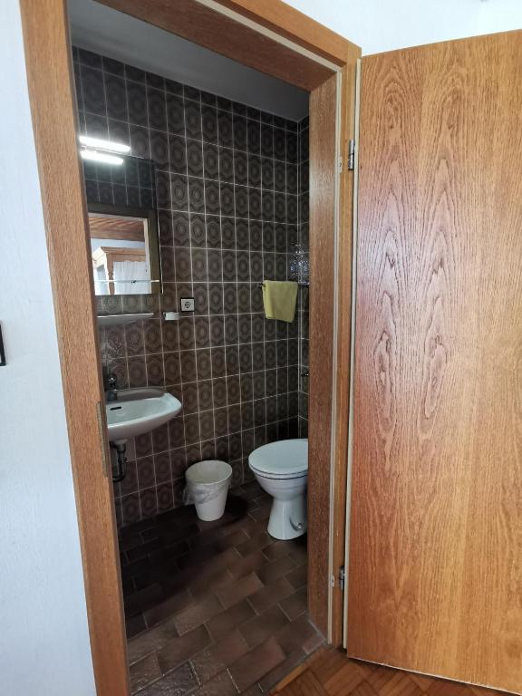 Koupelna v ubytování Hotel Garni Austermayer