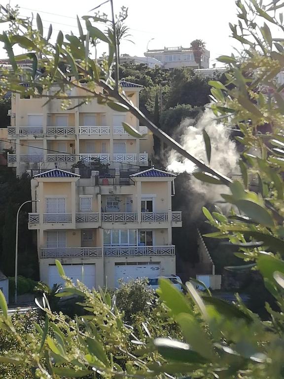 Budova, v ktorej sa apartmán nachádza