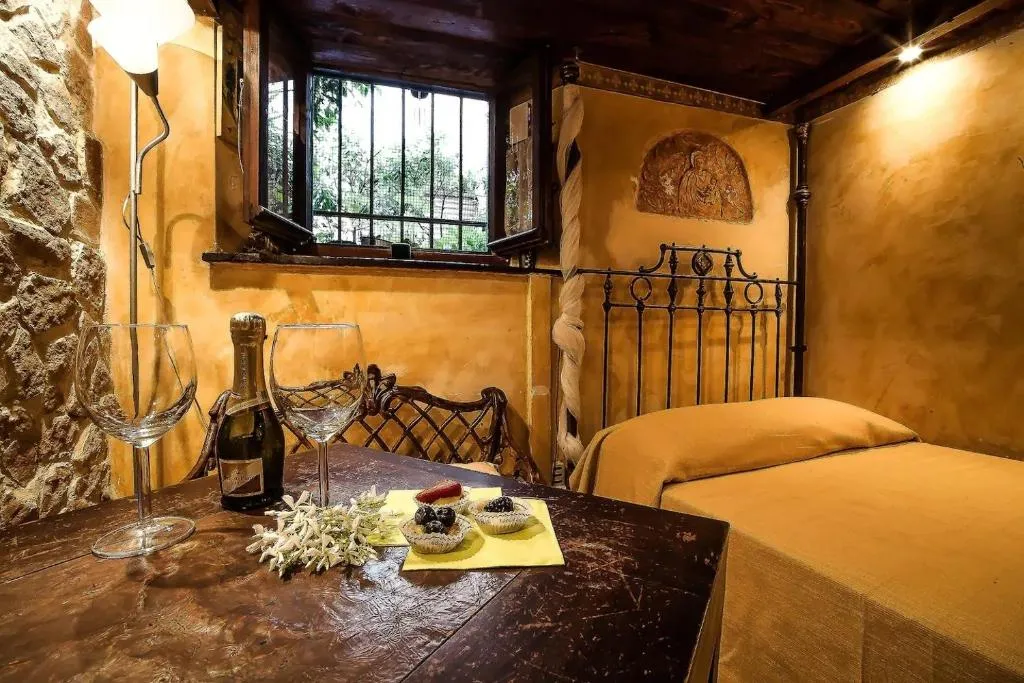 Alloggio privato locato per fini Turistici, Roma, Italy