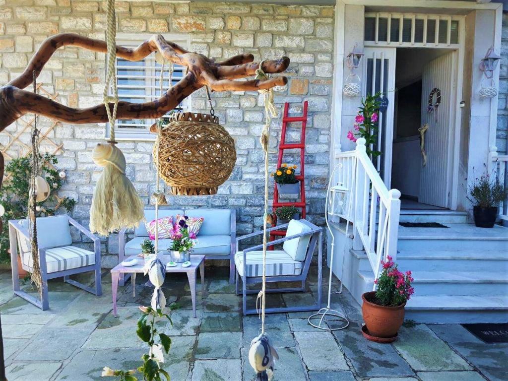 Patio nebo venkovní prostory v ubytování Odos Kentavron
