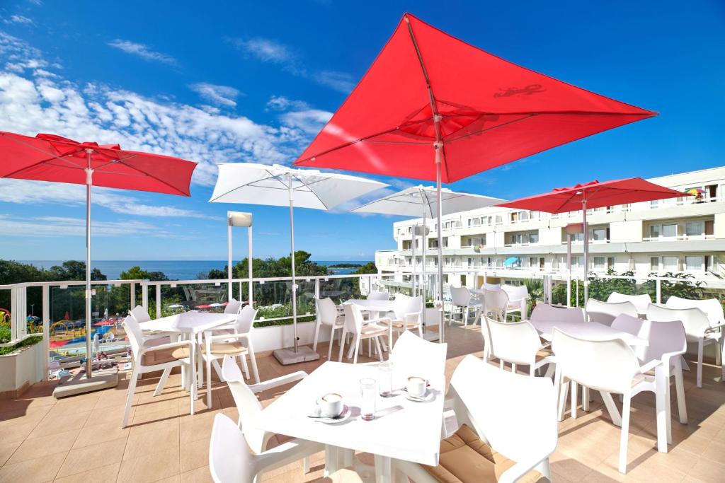 Restaurace v ubytování Hotel Delfin Plava Laguna