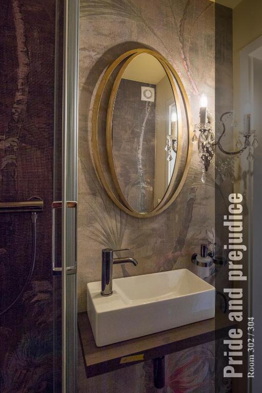 The Henry Self Check-In Guesthouse - Resim 41