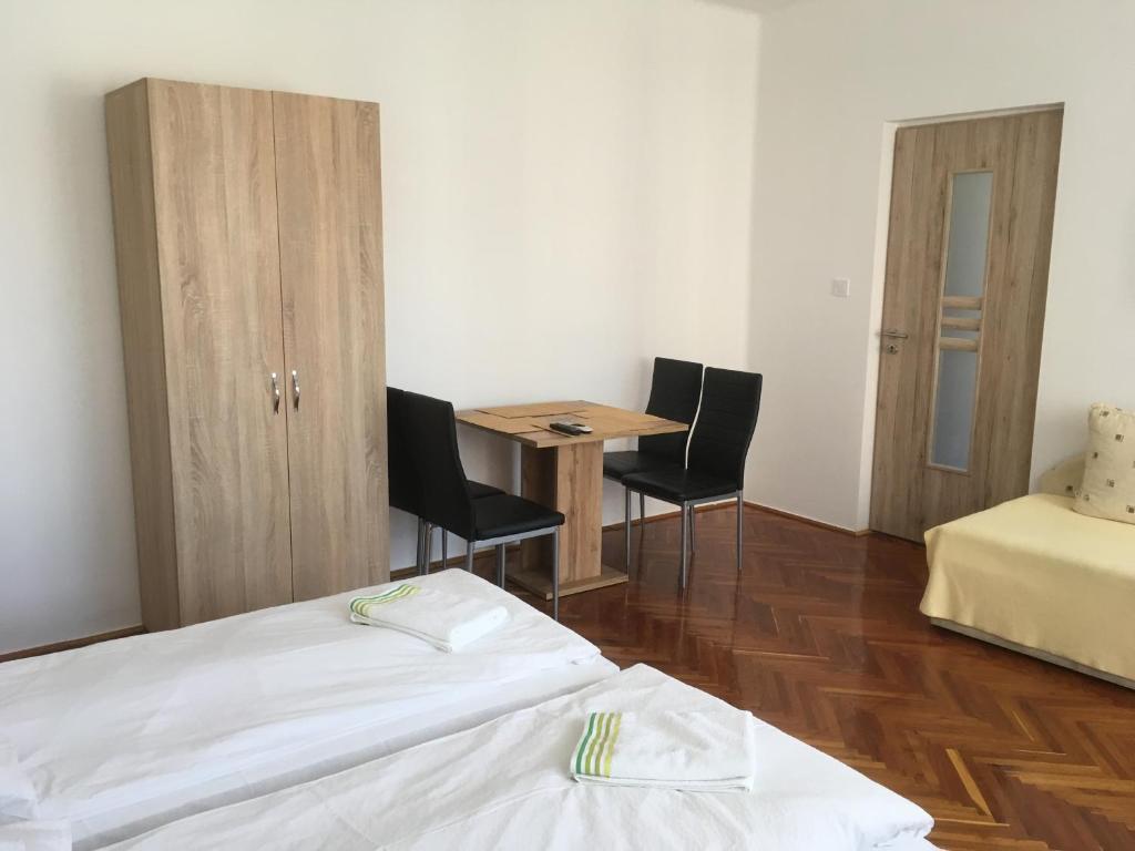 Bogoly Apartman - Apartamento De Dos Dormitorios