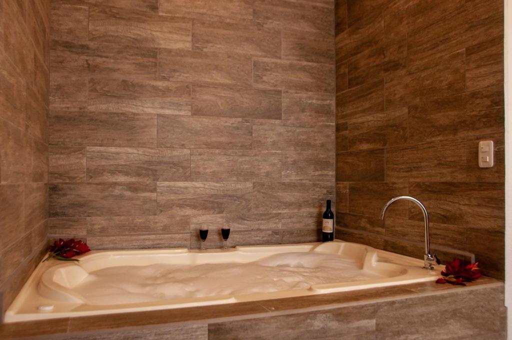 Koupelna v ubytování Toucan Platinum Suites Aparthotel