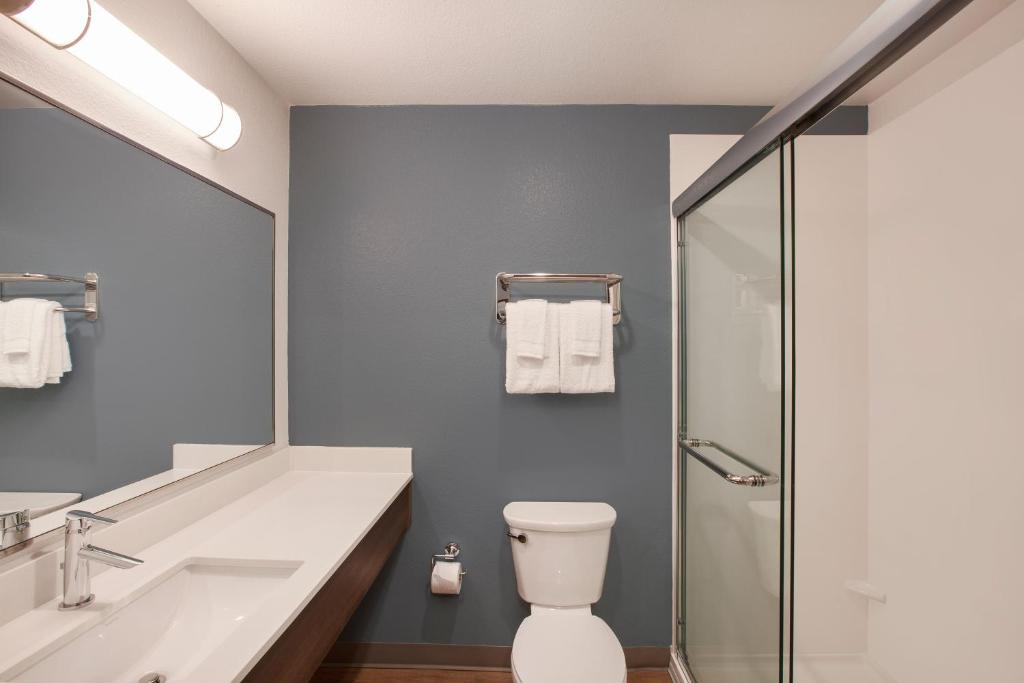 Woodspring Suites Houston IAH Airport - Studio Lit Queen-Size