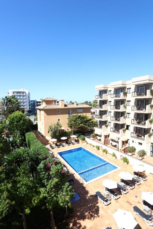 Bazén v ubytování Apartamentos Jade - Adults Only nebo v jeho okolí