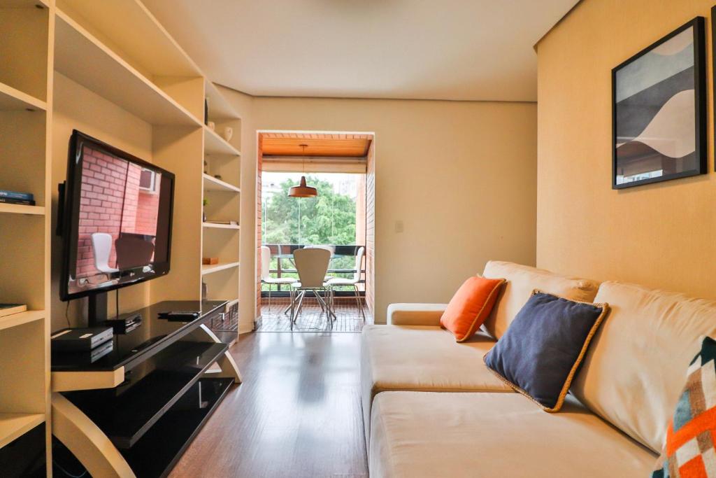  TI53 Apartamento charmoso com varanda no Itaim