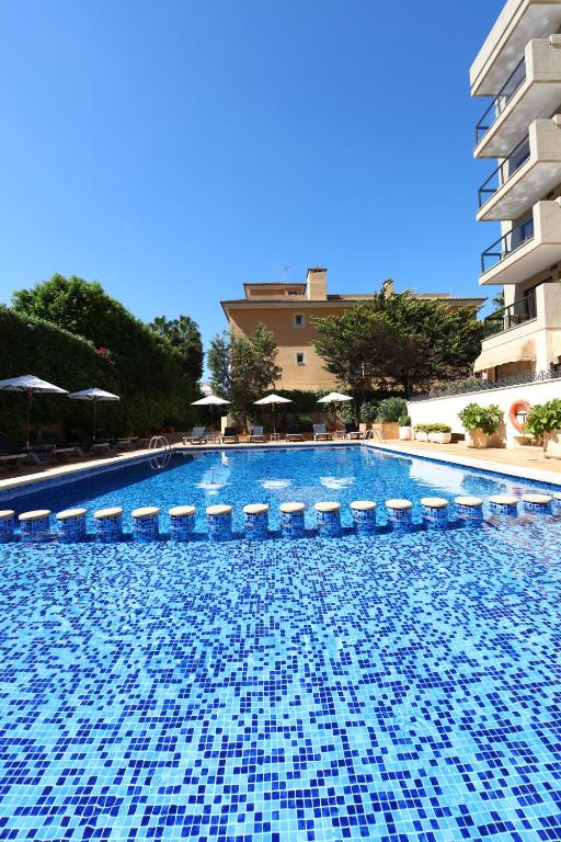 Bazén v ubytování Apartamentos Jade - Adults Only nebo v jeho okolí