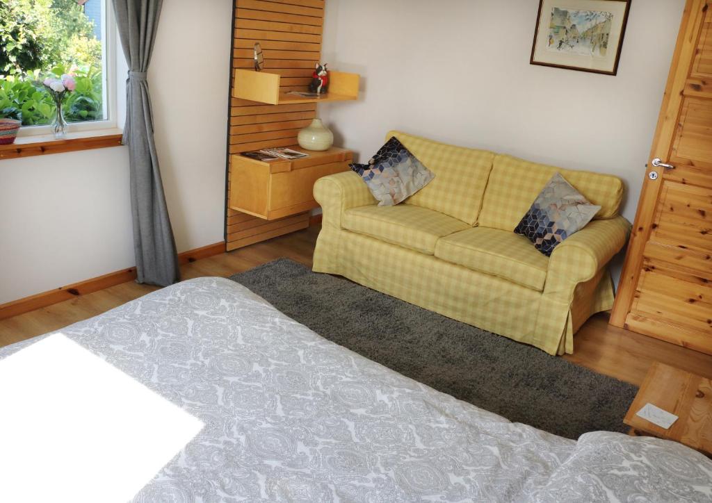 Friendly B&B - Double room - 22 miles to Edinburgh