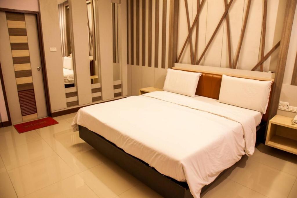 โรงแรมบ้านสวนรีสอร์ท ชลบุรี - Booking.Com
