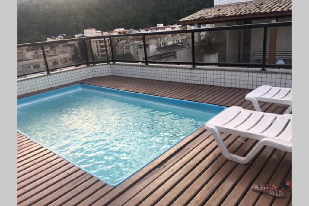  Apartamento localizado a 80 metros da praia grande em Ubatuba