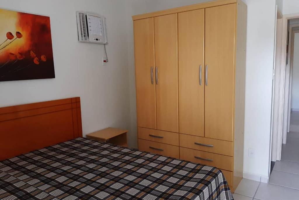  Apartamento localizado a 80 metros da praia grande em Ubatuba