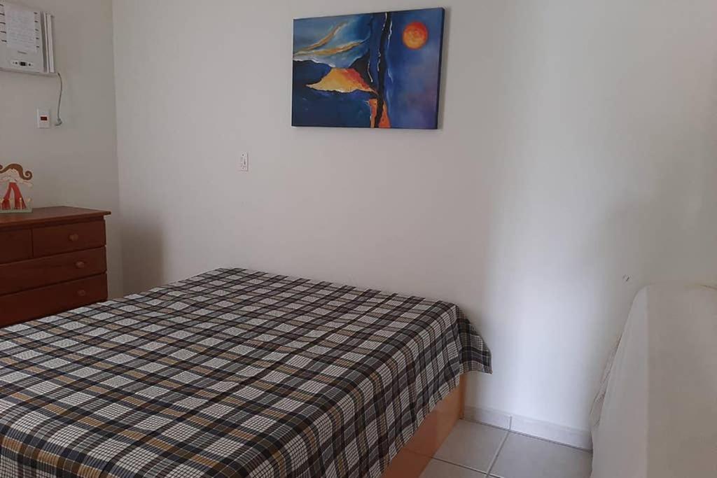  Apartamento localizado a 80 metros da praia grande em Ubatuba