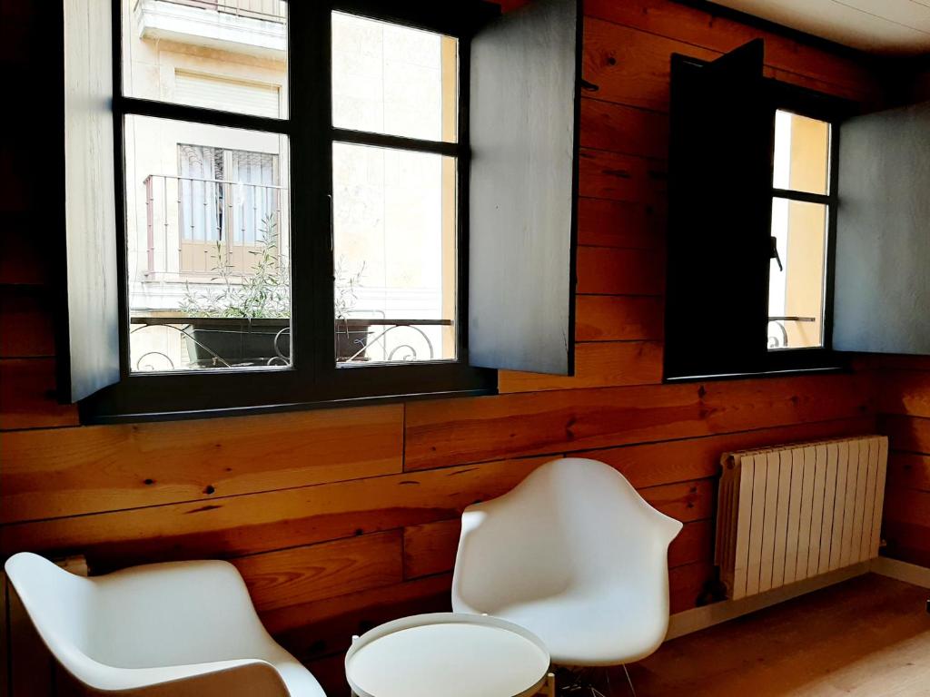 Posedenie v ubytovaní Hostal Erasmus by gaiarooms