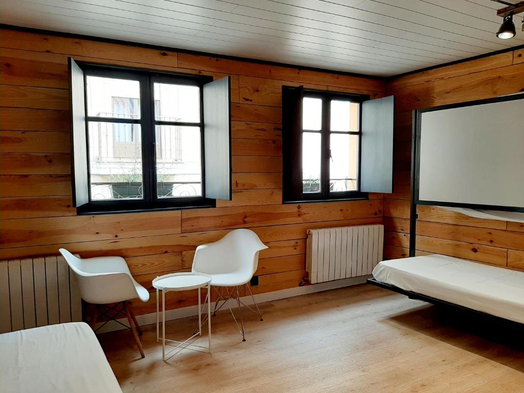 Posedenie v ubytovaní Hostal Erasmus by gaiarooms