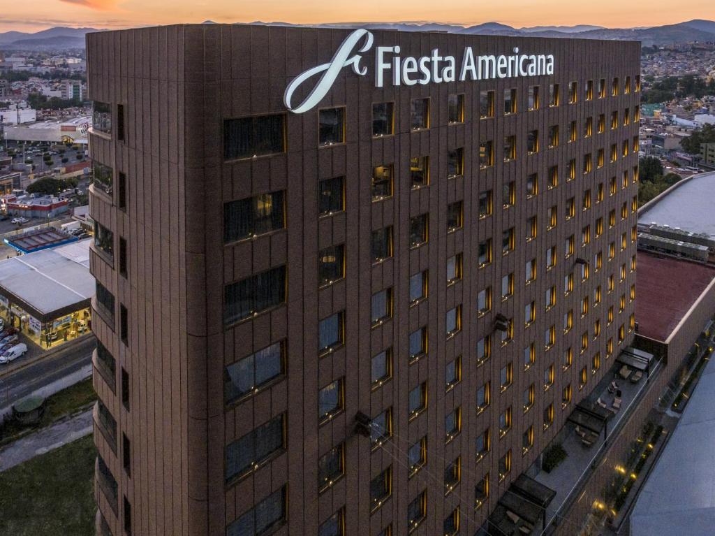 a building with a fidelity american sign on it at Fiesta Americana Ciudad de México Satelite in Mexico City