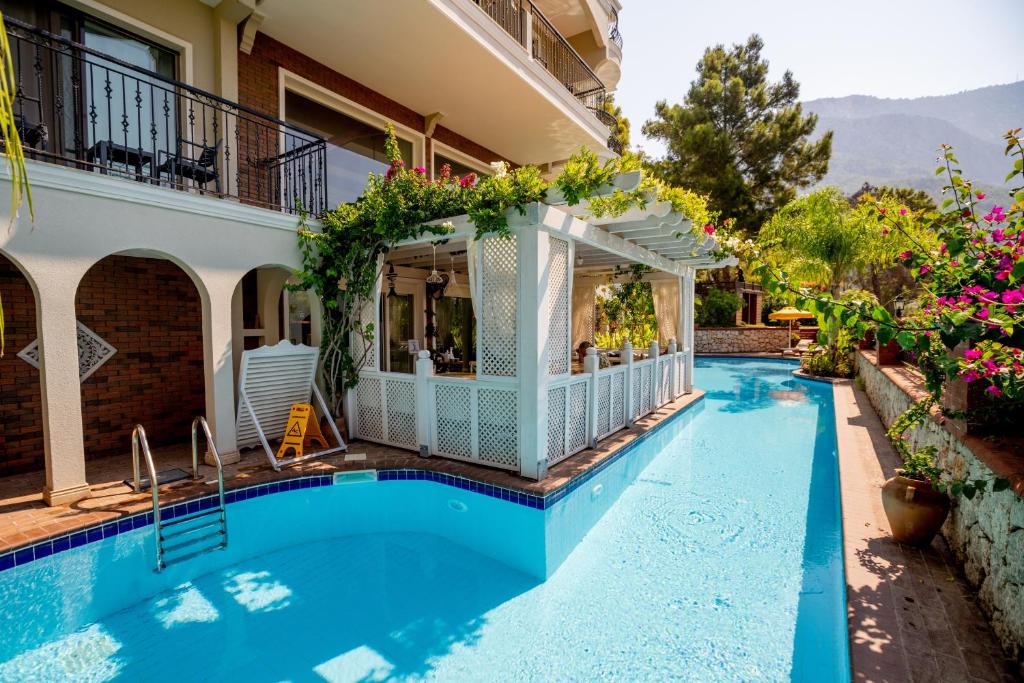 Bazén v ubytování Esperanza Boutique Hotel of Lykia nebo v jeho okolí