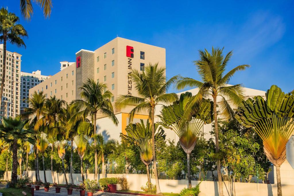 Afbeelding uit fotogalerij van Fiesta Inn Puerto Vallarta Isla in Puerto Vallarta