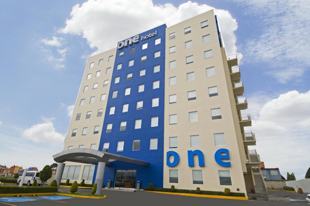 uma representação do hotel dmg em Dublin em One Toluca Aeropuerto em Toluca