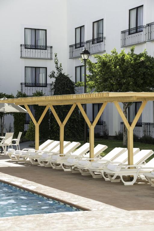Bazén v ubytování Fiesta Inn Queretaro nebo v jeho okolí