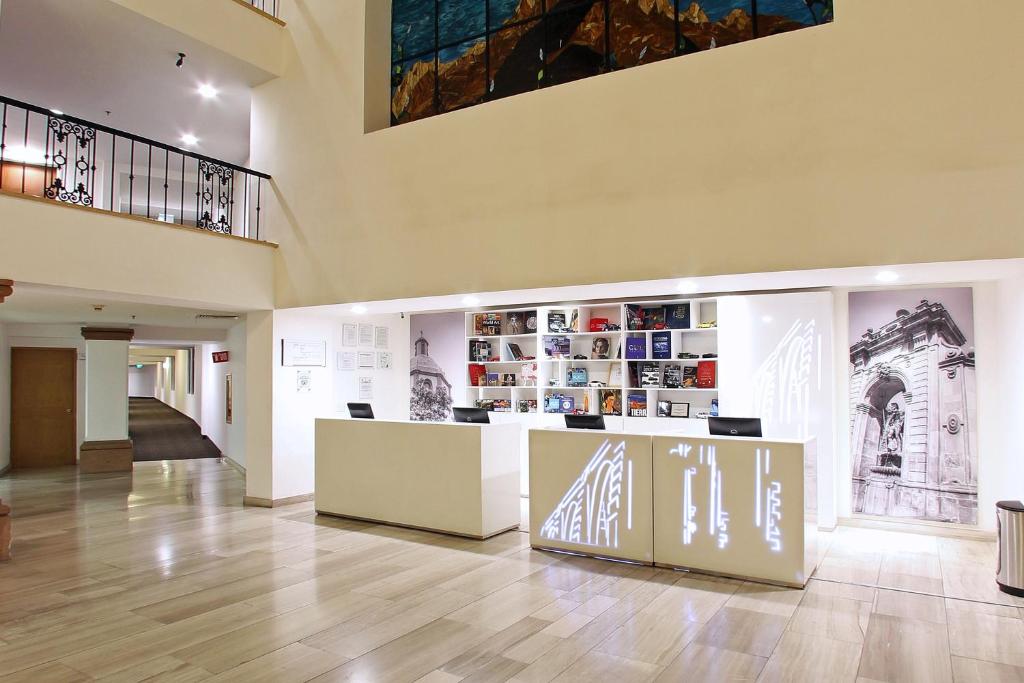 Vstupní hala nebo recepce v ubytování Fiesta Inn Queretaro