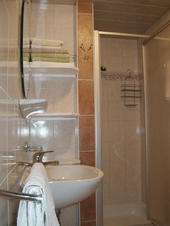 A bathroom at Appartements Alpenblick Söll