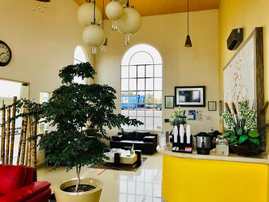 TV a/nebo společenská místnost v ubytování Hotel 5 inn