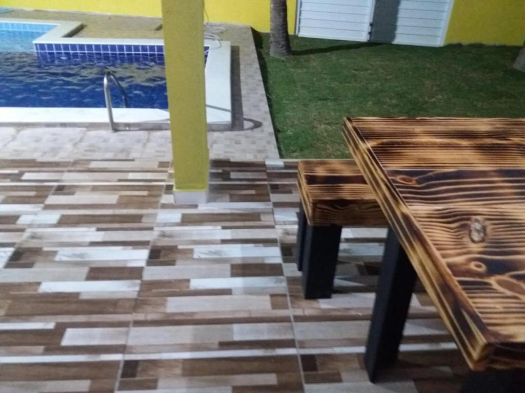  Casa em Cond. Fechado Frente Mar nos Carneiros