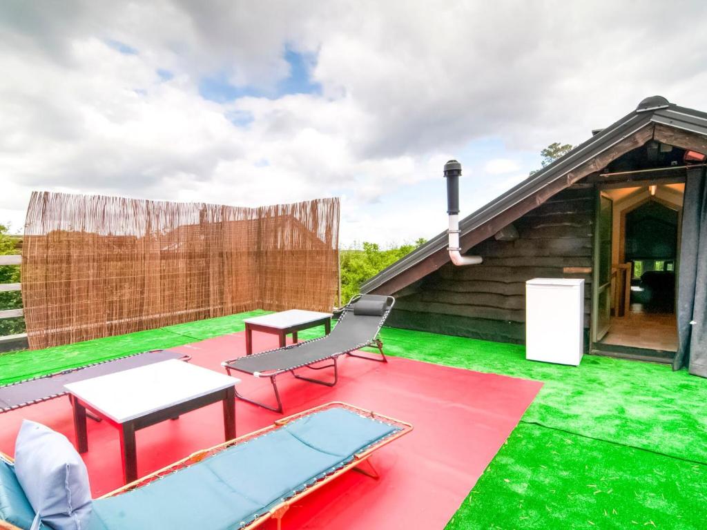 Zahrada ubytování Chalet in Jalhay near High Venn Nature Park